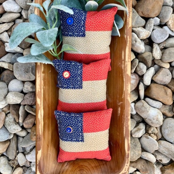 3 Patriotic Americana Flag Bowl Fillers Ornaments Tucks Mini Pillow Shelf Sitter - Picture 1 of 6